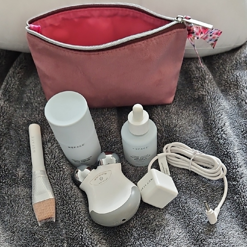 Nuface Mini With Pink Cosmetic Bag with Skincare Set